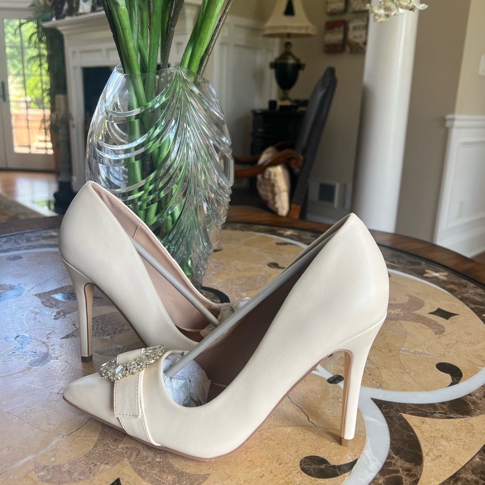Elegant Women's Heels.    New in Box